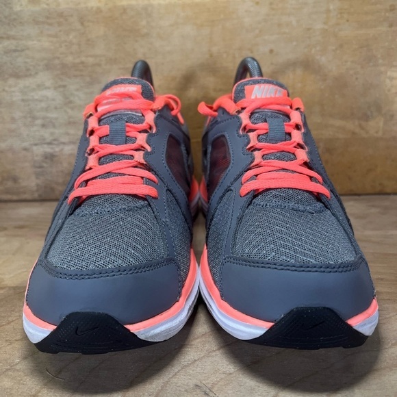 Nike Dual Fusion Womens Size 7 Running Shoes Sneakers Gray Coral 657498-001 - Picture 2 of 10